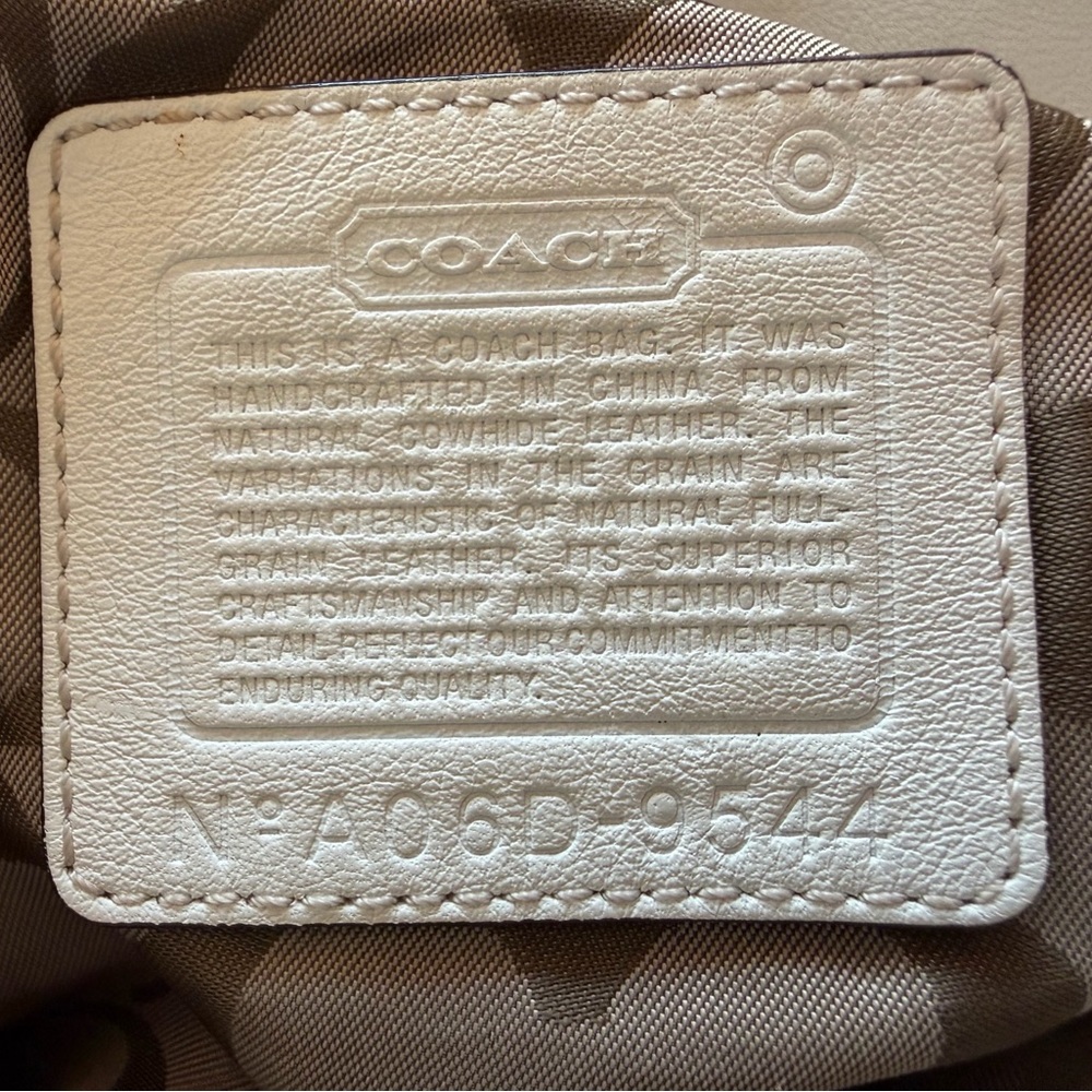 Vintage Coach Cream Leather shoulder purse #9544 - Picture 2 of 10
